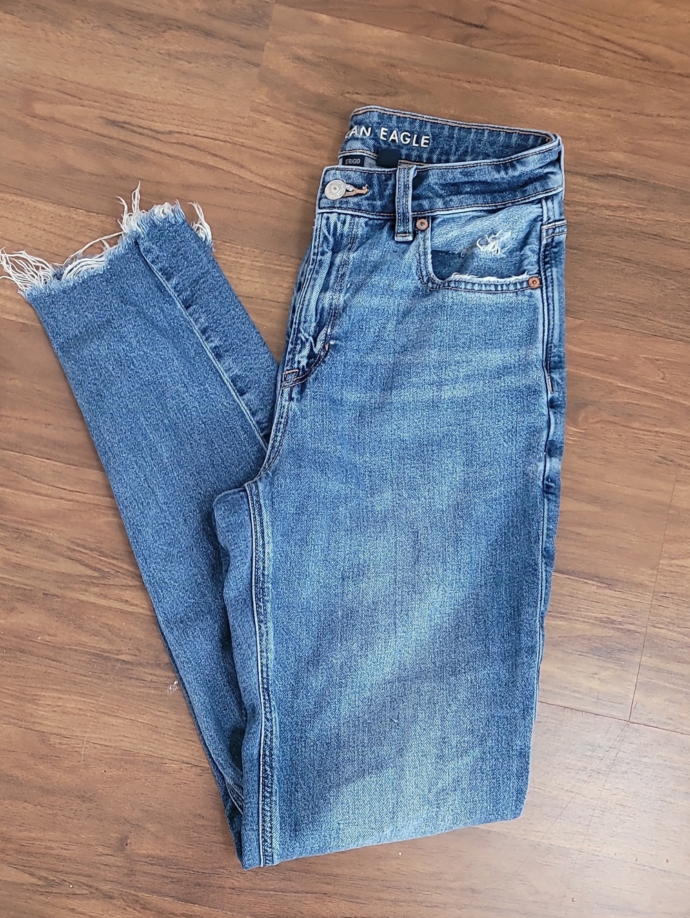 American Eagle Outfitters Medium Blue High-Rise Frayed Hem Jeans